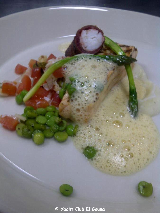 Yacht Club Food 8313